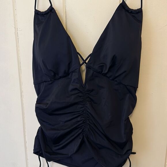 Sexy Black Tankini Top - Picture 3 of 4